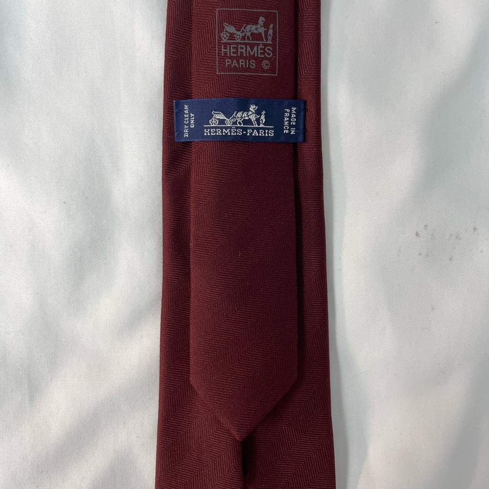 Hermes Deep Burgundy And Maroon Woven 100% Silk Tie